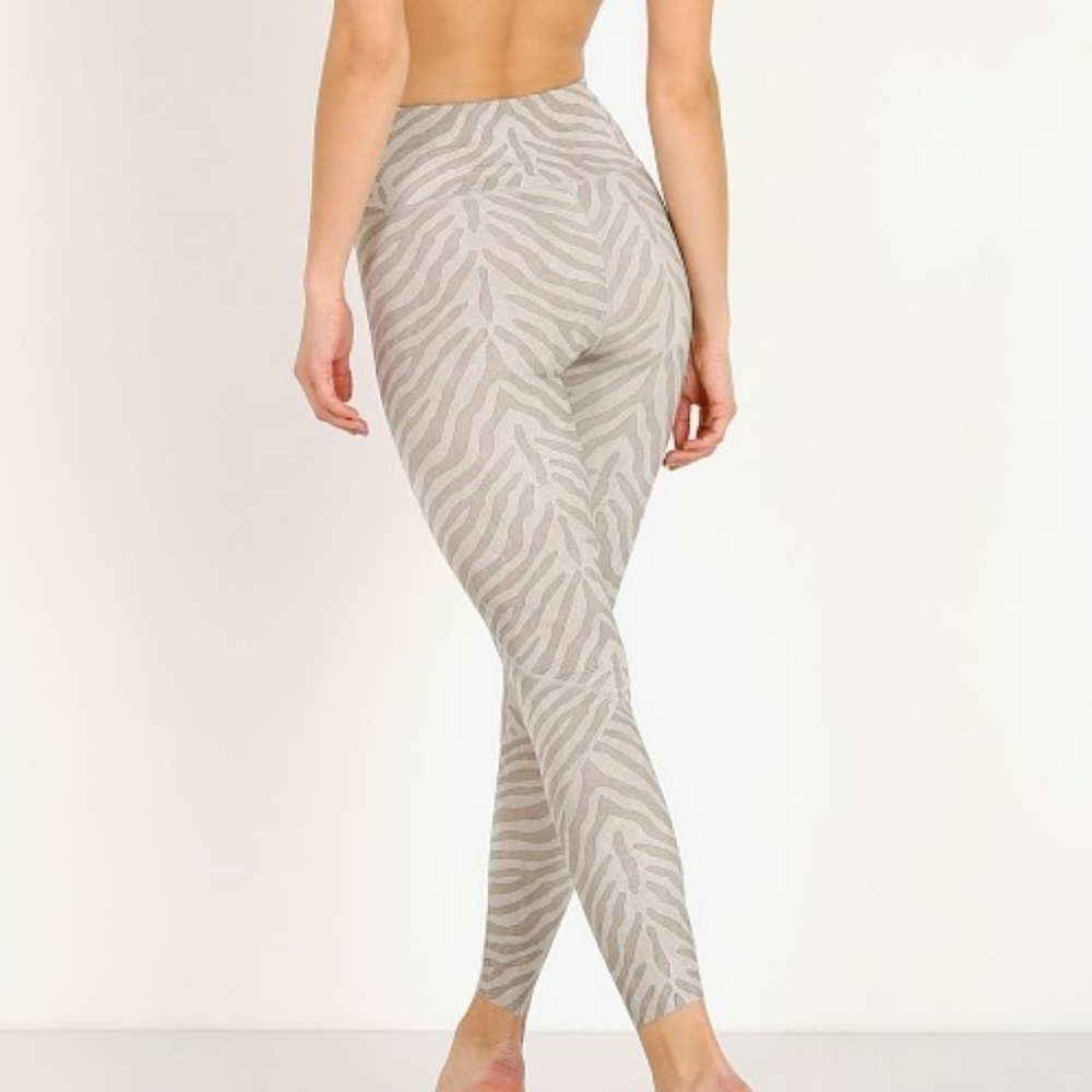 Varely Women's Bedford Tight Silver Zebra Leggings Grey Size XXS Athletic Tight